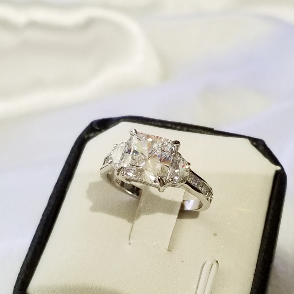 🦋 Real 925 Sterling Silver Princess Cut Ring, size 8 - Picture 4 of 7